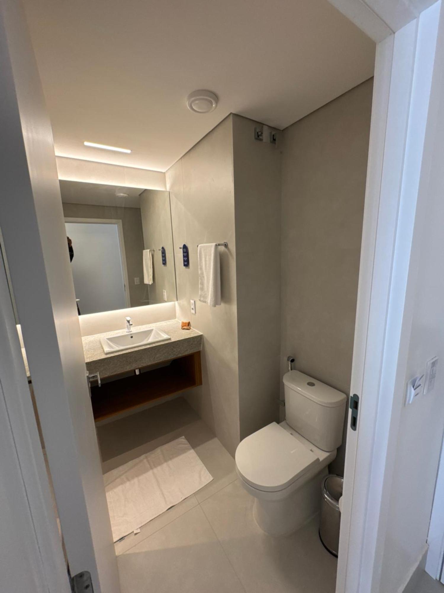 One-Bedroom Deluxe Apartment